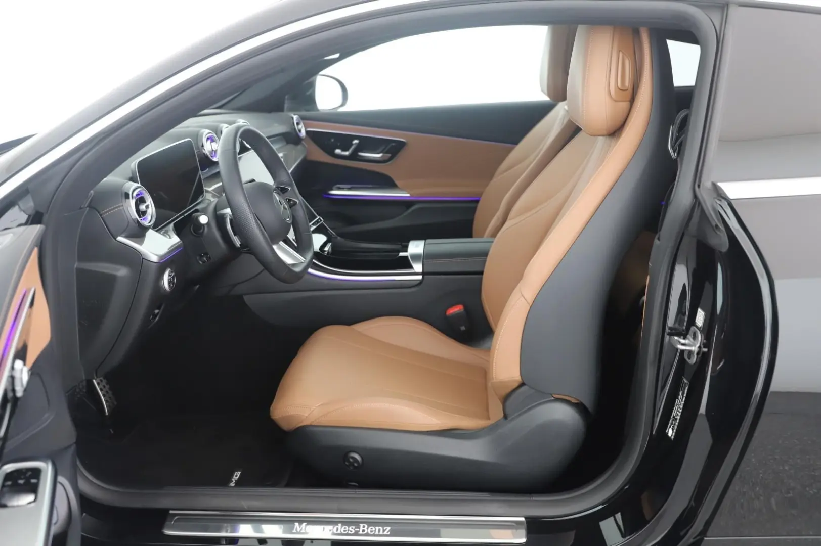 CLE 200 Coupé AMG Line 2x LED+MBUX+Pano+WiPa+360
