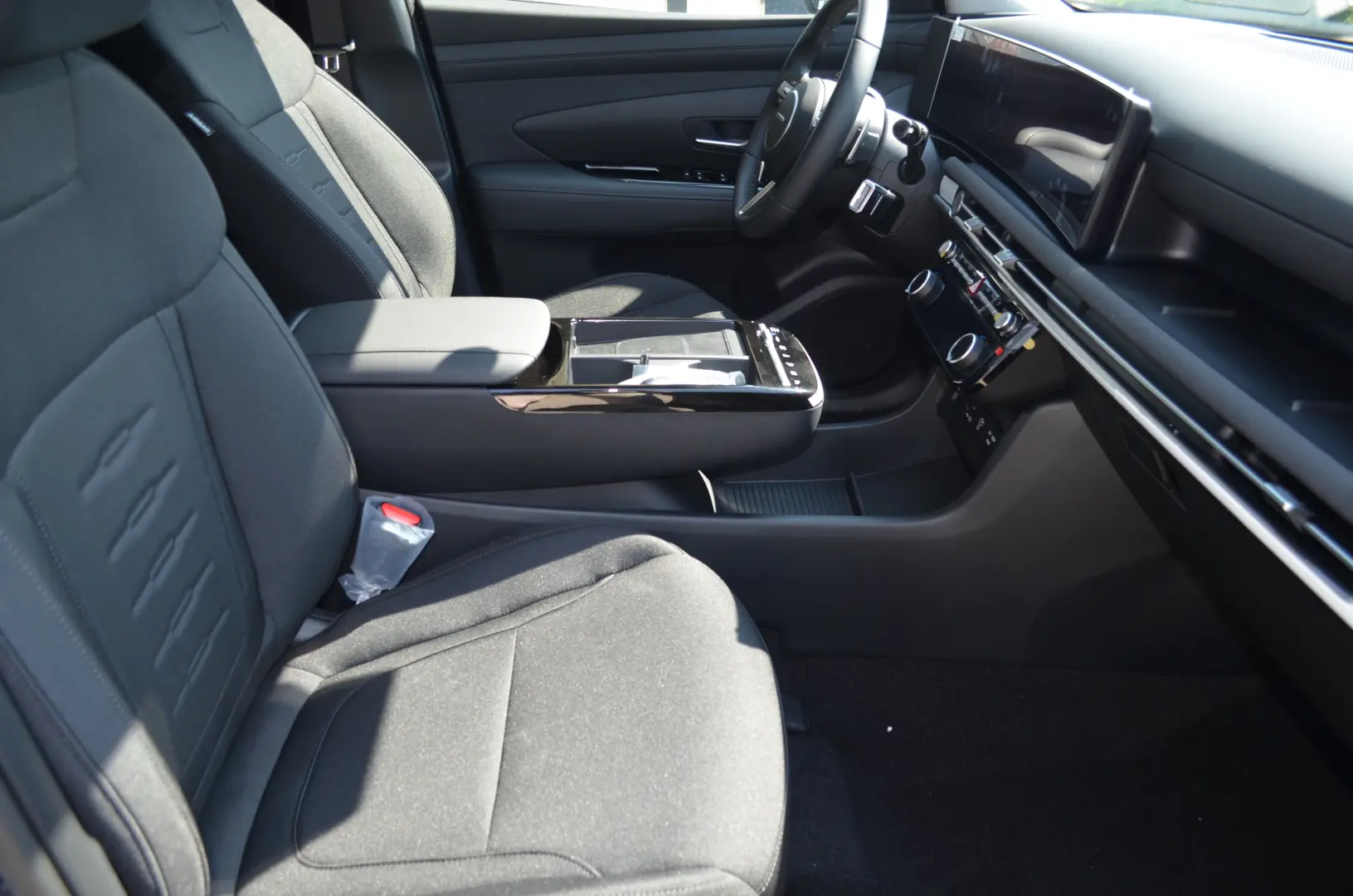 HYUNDAI TUCSON 1.6T-GDi 252CP Hybrid Plug-in 4WD 6AT Style