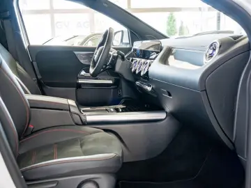GLA 35 AMG 4M Premium LED Pano Navi SHD Kamera K