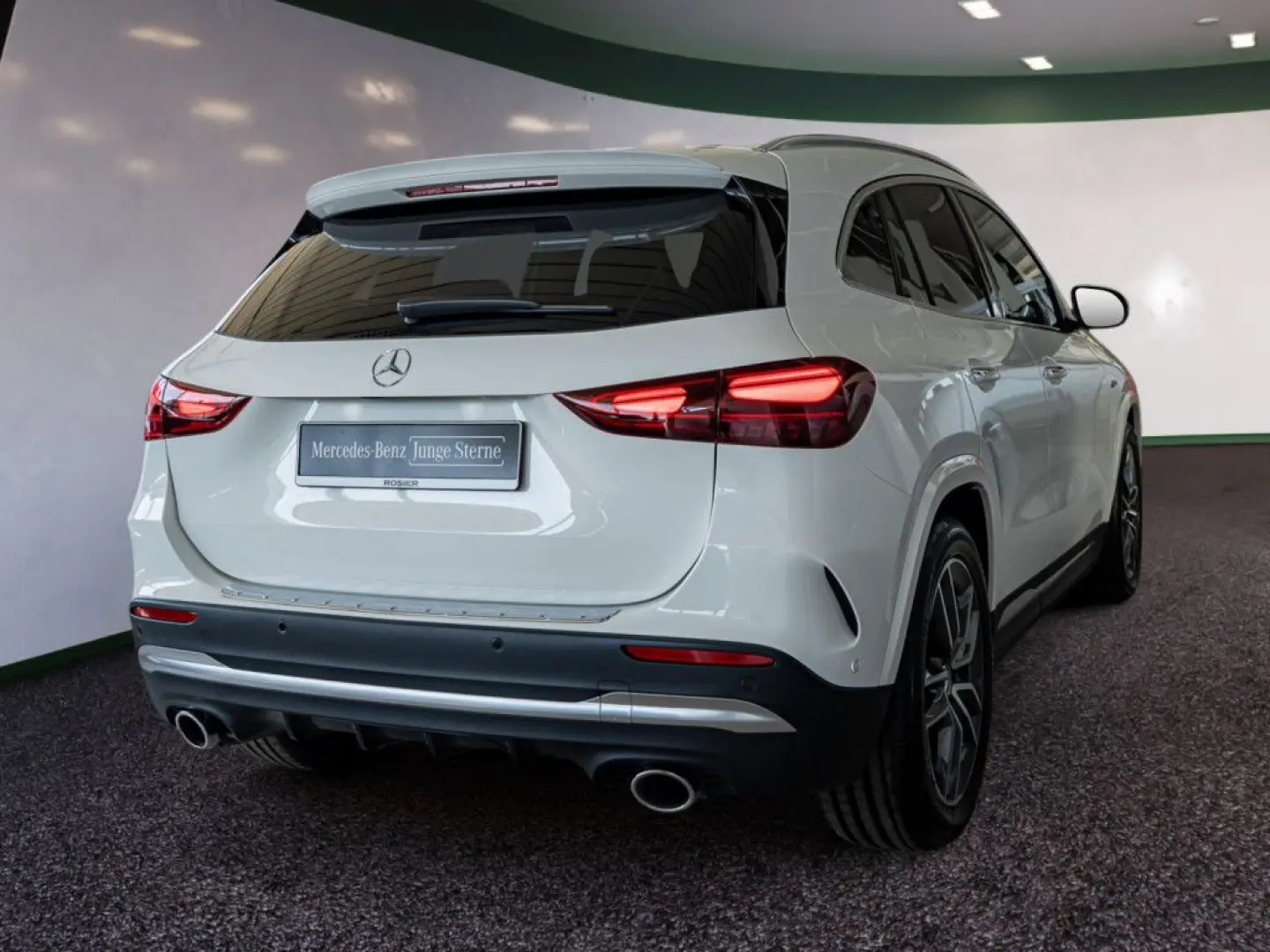 GLA 35 AMG 4M Premium LED Pano Navi SHD Kamera K
