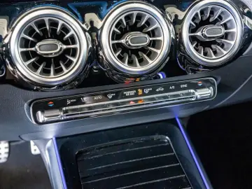 GLA 35 AMG 4M Premium LED Pano Navi SHD Kamera K