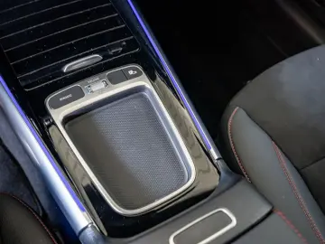 GLA 35 AMG 4M Premium LED Pano Navi SHD Kamera K