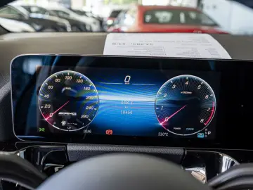 GLA 35 AMG 4M Premium LED Pano Navi SHD Kamera K