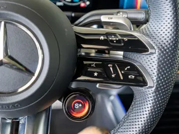 GLA 35 AMG 4M Premium LED Pano Navi SHD Kamera K