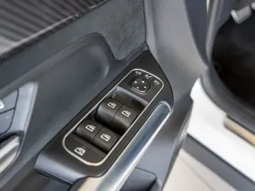 GLA 35 AMG 4M Premium LED Pano Navi SHD Kamera K