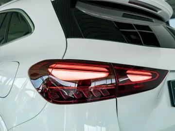 GLA 35 AMG 4M Premium LED Pano Navi SHD Kamera K
