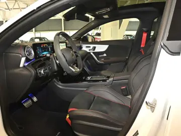CLA 45 AMG S 4M+ Coupé Aero Performance Premium+