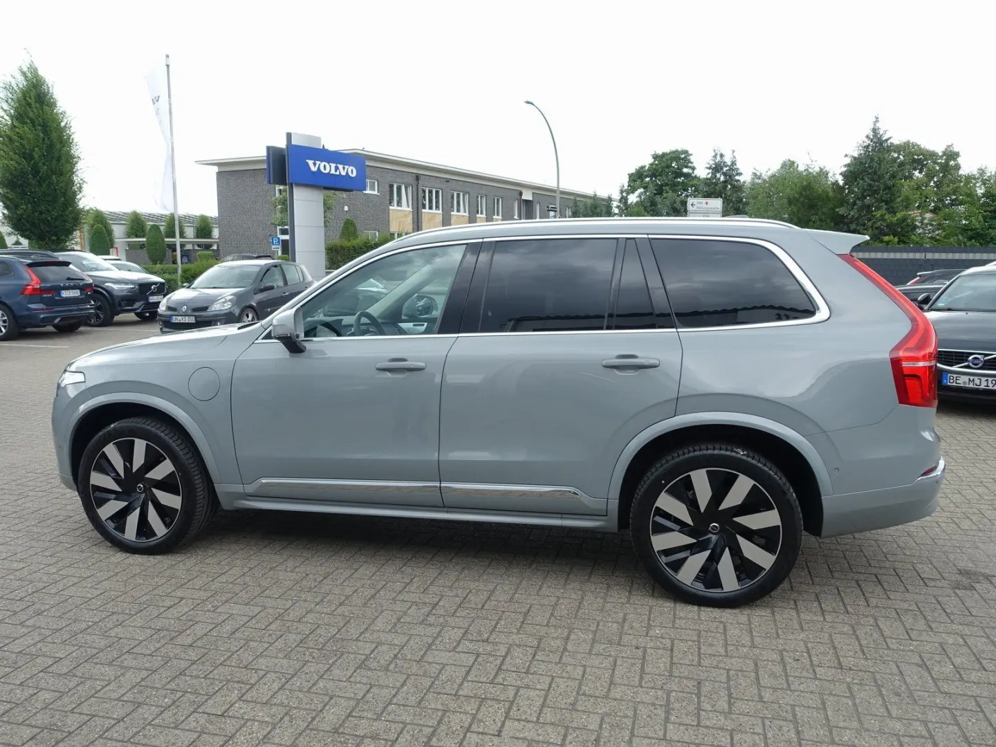 XC90 Plus Bright T8 AWD HUD/B&W/FOUR-C/AHK/360