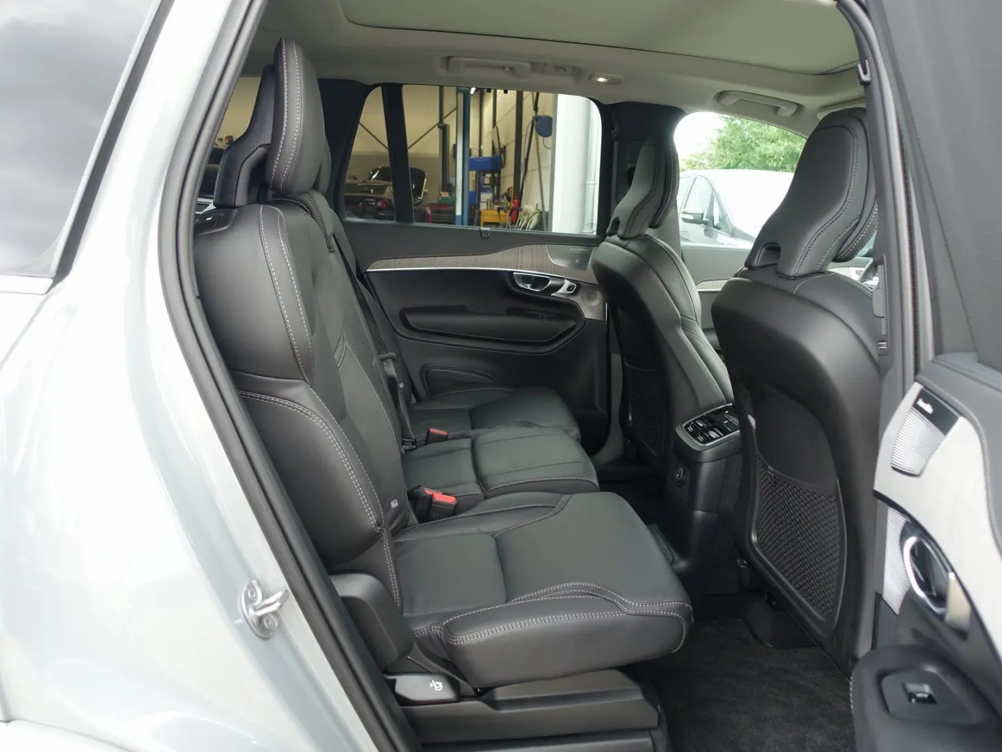 XC90 Plus Bright T8 AWD HUD/B&W/FOUR-C/AHK/360