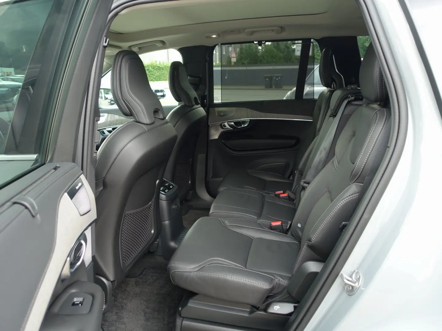 XC90 Plus Bright T8 AWD HUD/B&W/FOUR-C/AHK/360