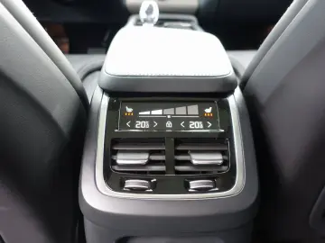 XC90 Plus Bright T8 AWD HUD/B&W/FOUR-C/AHK/360