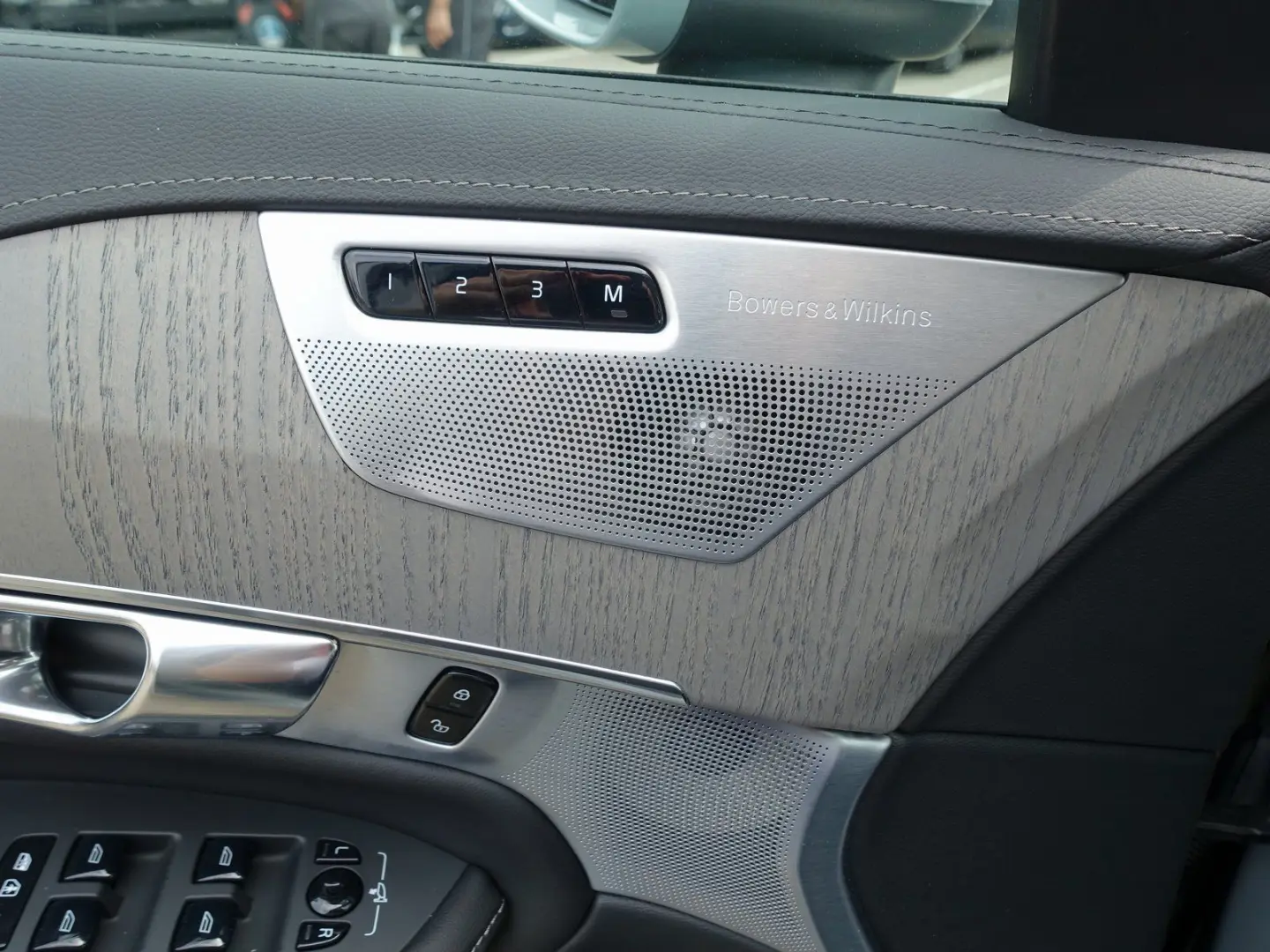 XC90 Plus Bright T8 AWD HUD/B&W/FOUR-C/AHK/360