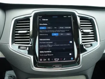 XC90 Plus Bright T8 AWD HUD/B&W/FOUR-C/AHK/360