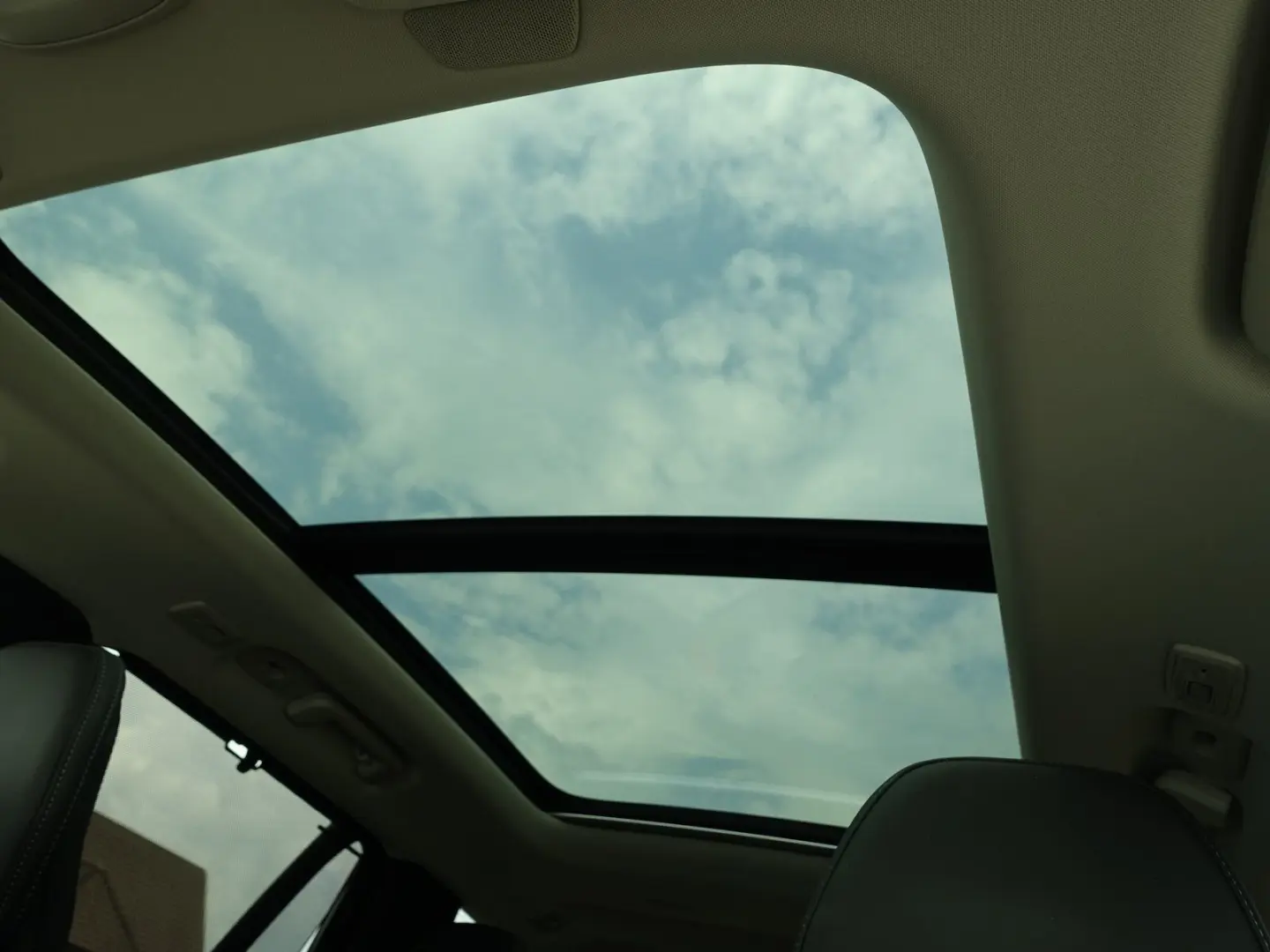 XC90 Plus Bright T8 AWD HUD/B&W/FOUR-C/AHK/360