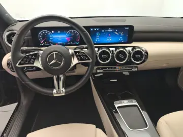 CLA 180 Coupé Progressive Advanced Pano 360°Cam