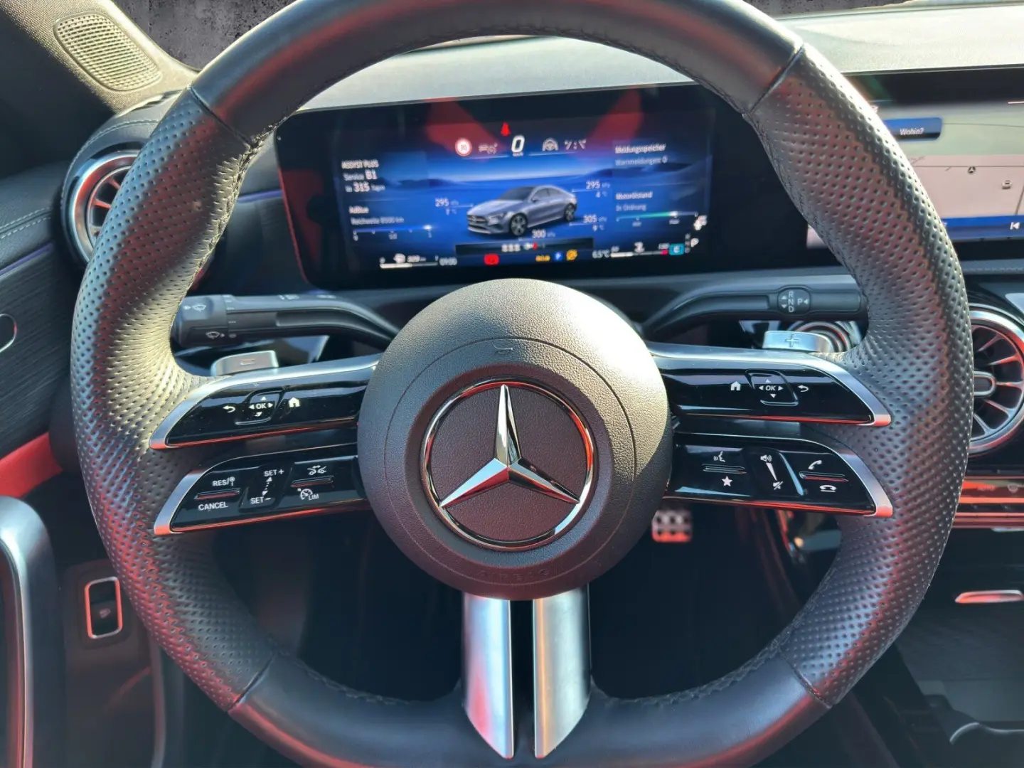 CLA 220 d AMG+NIGHT+STHZ+DISTR+PANO+MLED+360+KEY