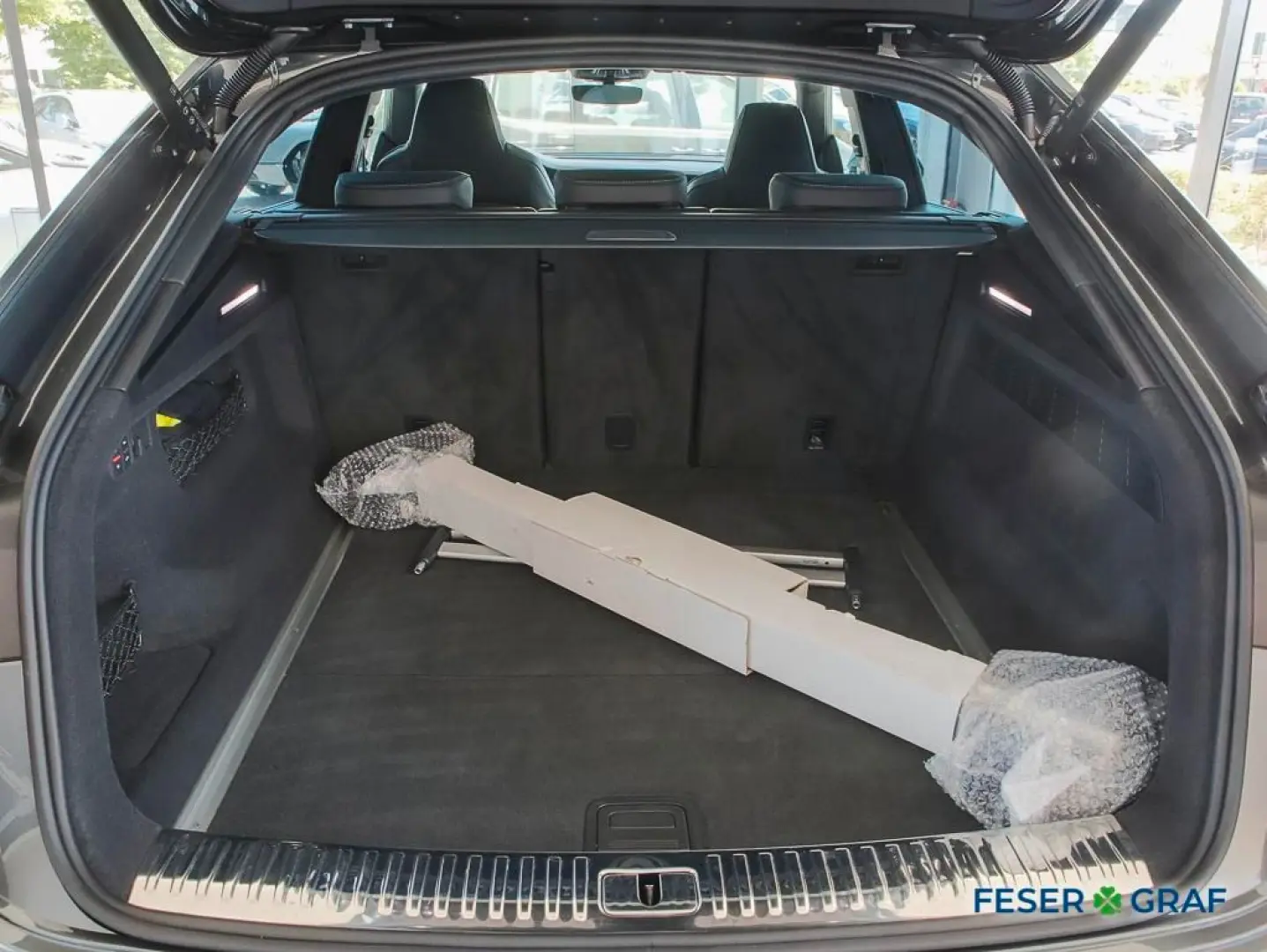 RSQ8 AHK B&O Keramik Matrix Pano 305 km/h