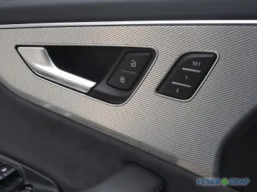 RSQ8 AHK B&O Keramik Matrix Pano 305 km/h