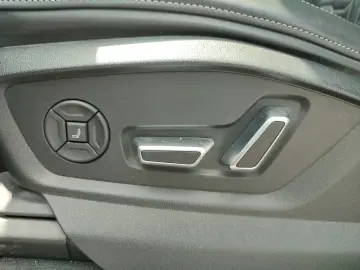 RS Q8 4.0 TFSI quattro*Navi*Matrix*HUD*B&O*AHK*P