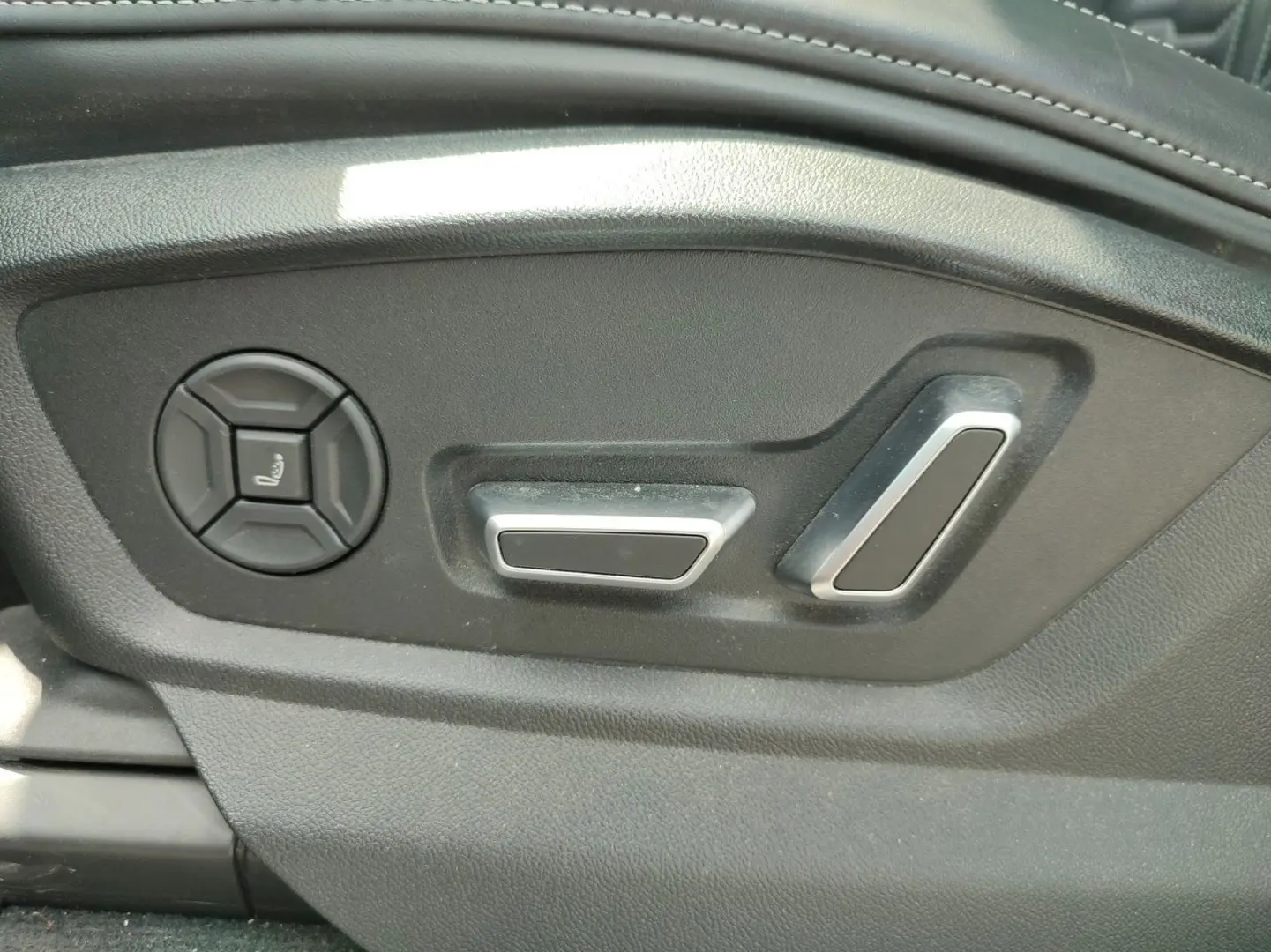 RS Q8 4.0 TFSI quattro*Navi*Matrix*HUD*B&O*AHK*P