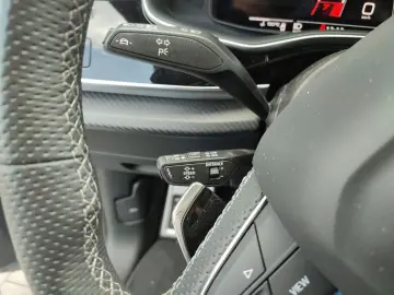 RS Q8 4.0 TFSI quattro*Navi*Matrix*HUD*B&O*AHK*P
