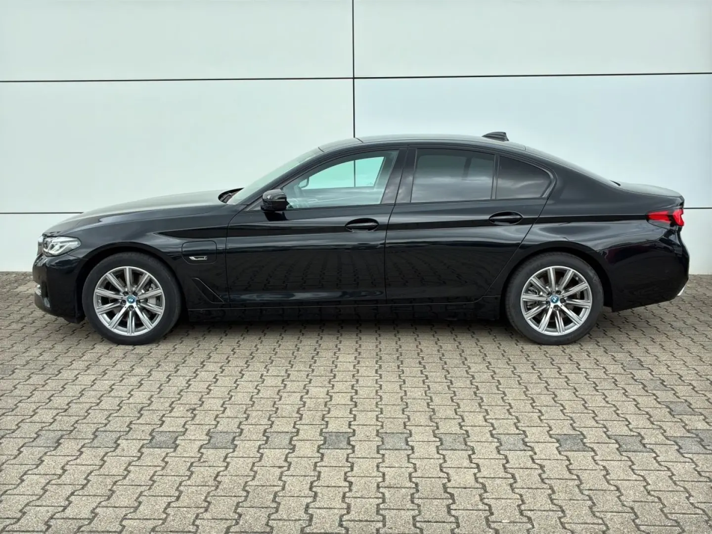 530e Limousine LED+SHZ+LiveCockpit+DrivingAss