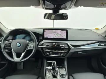 530e Limousine LED+SHZ+LiveCockpit+DrivingAss