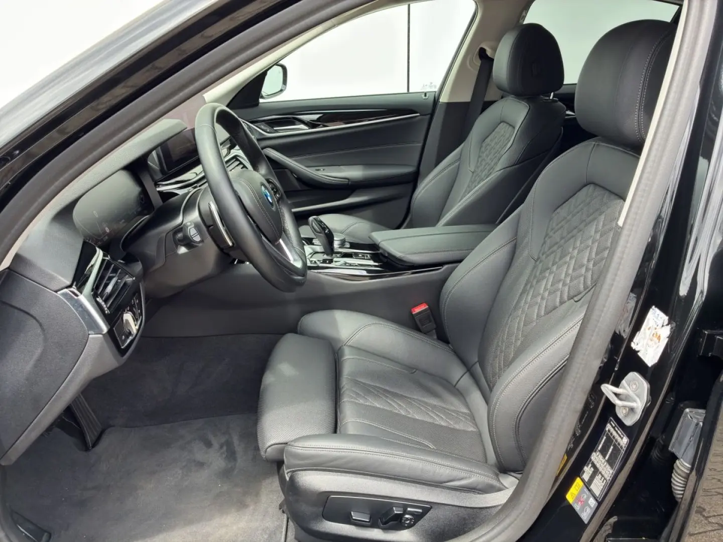 530e Limousine LED+SHZ+LiveCockpit+DrivingAss