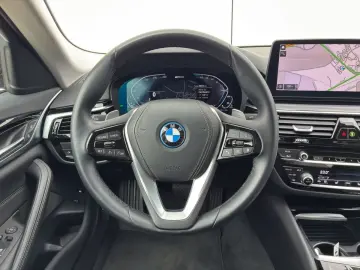 530e Limousine LED+SHZ+LiveCockpit+DrivingAss