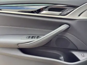530e Limousine LED+SHZ+LiveCockpit+DrivingAss