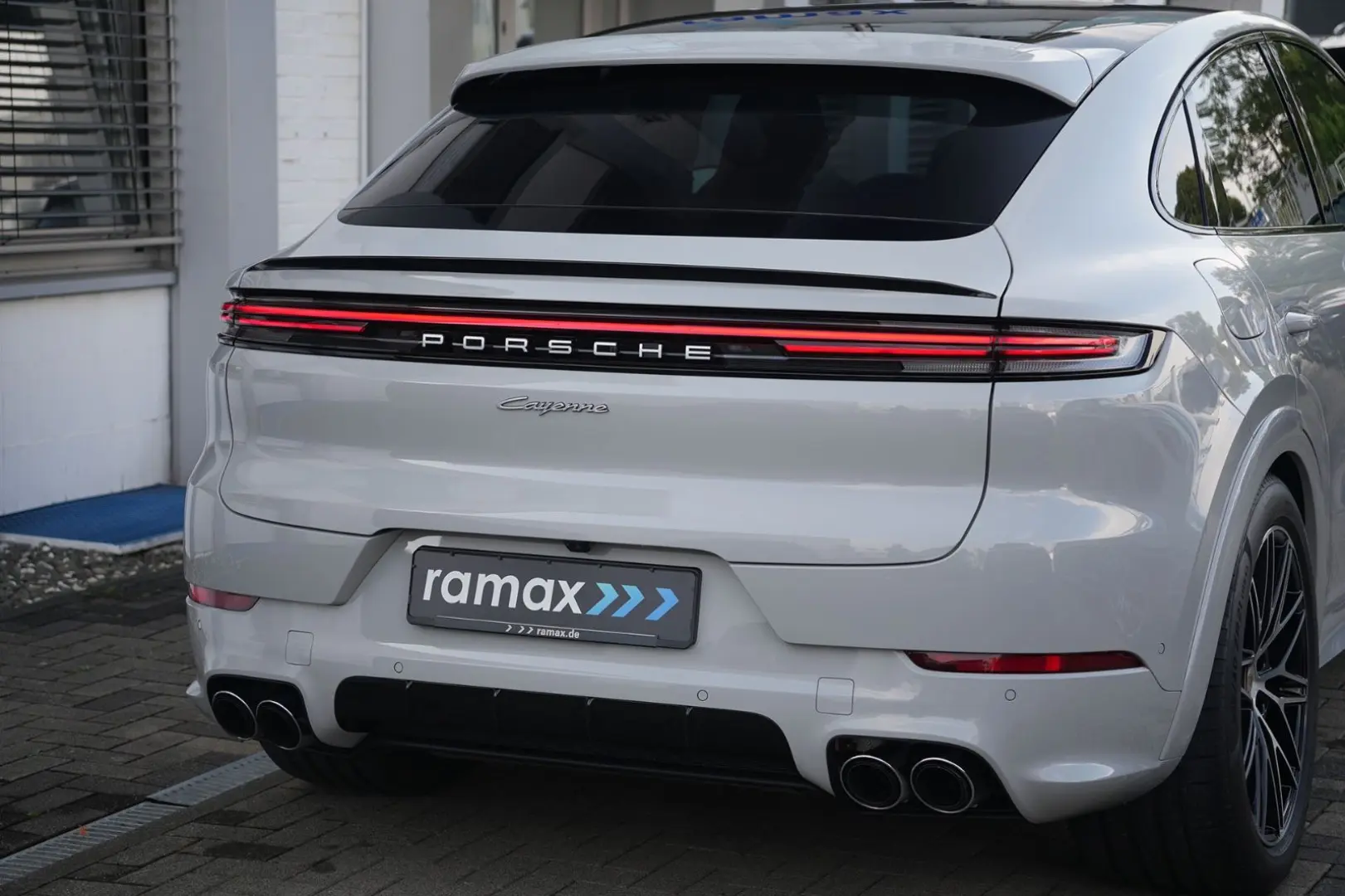 Cayenne E-Hybrid Coupé SPORTDESIGN-PDISPLAY-VOLL