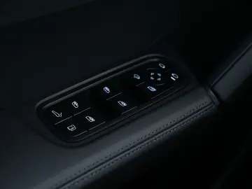 Cayenne E-Hybrid Coupé SPORTDESIGN-PDISPLAY-VOLL