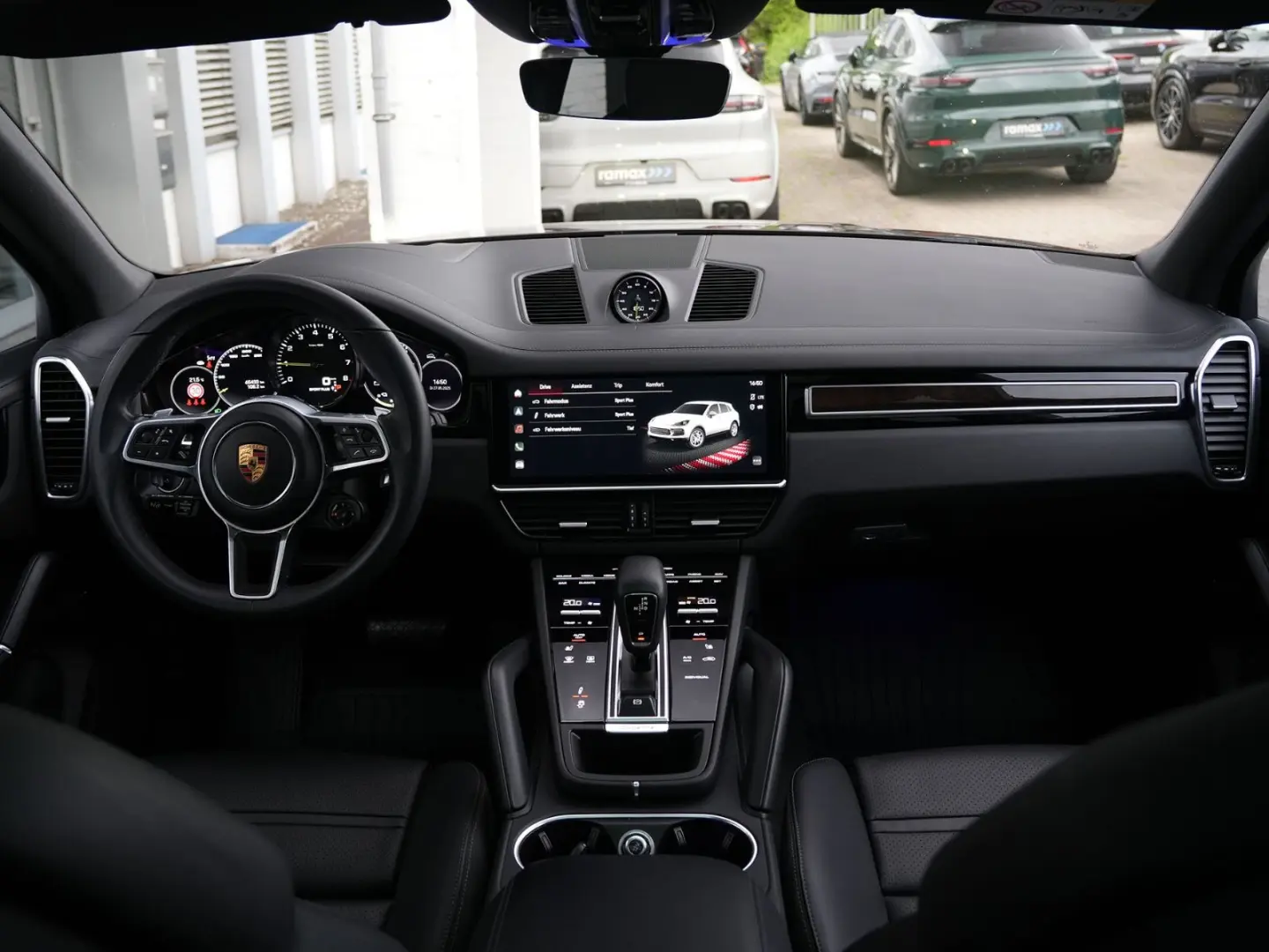E-Hybrid SPORTDESIGN-HINTERACHSL.-PDCC-HUD-VOLL