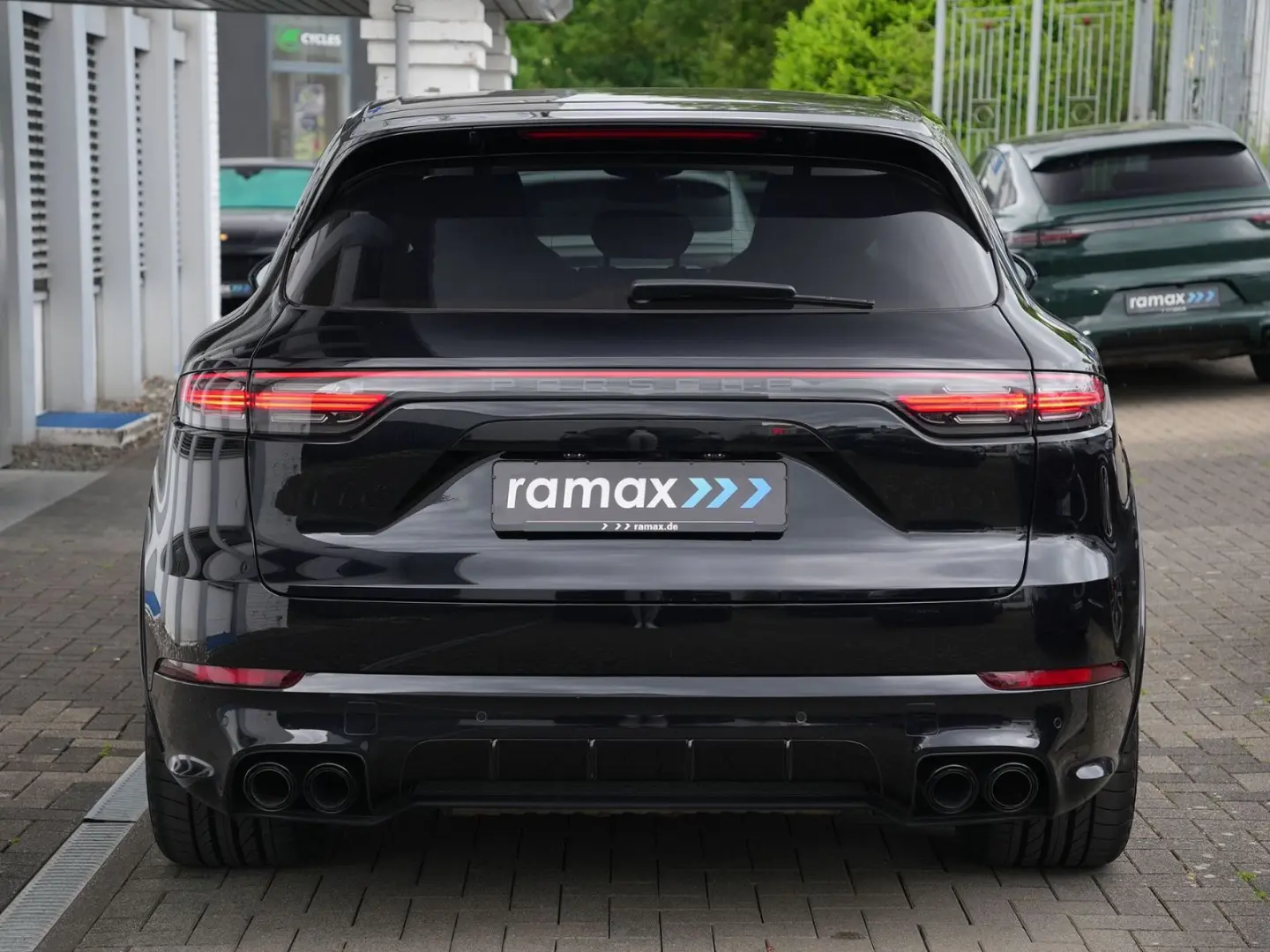 E-Hybrid SPORTDESIGN-HINTERACHSL.-PDCC-HUD-VOLL