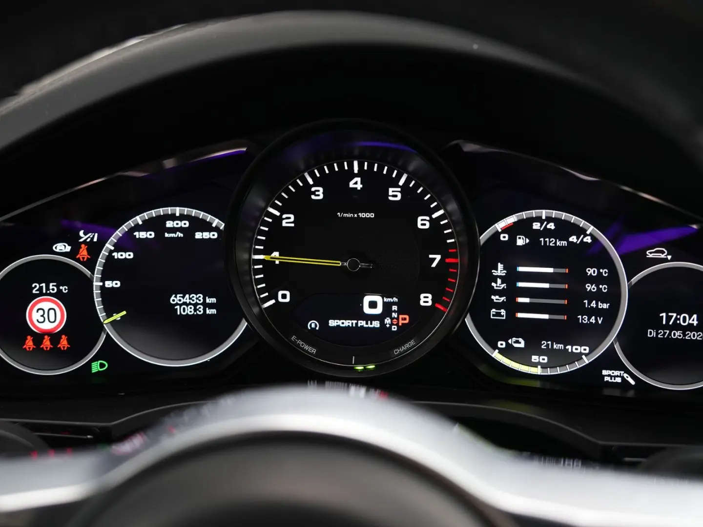 E-Hybrid SPORTDESIGN-HINTERACHSL.-PDCC-HUD-VOLL