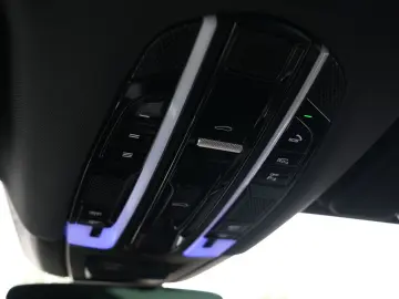 E-Hybrid SPORTDESIGN-HINTERACHSL.-PDCC-HUD-VOLL