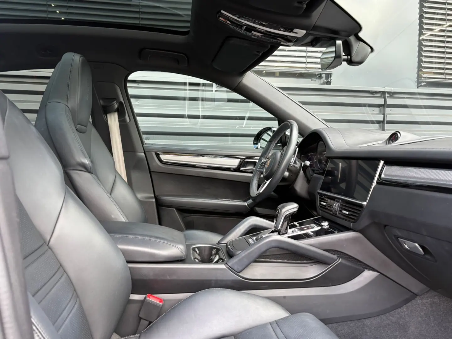 Cayenne Coupe Platinum Edition-Sportdesign-1Hand