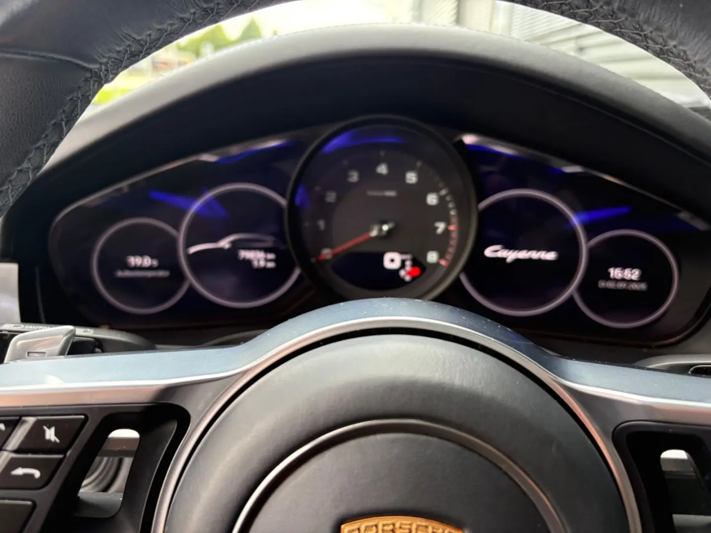 Cayenne Coupe Platinum Edition-Sportdesign-1Hand