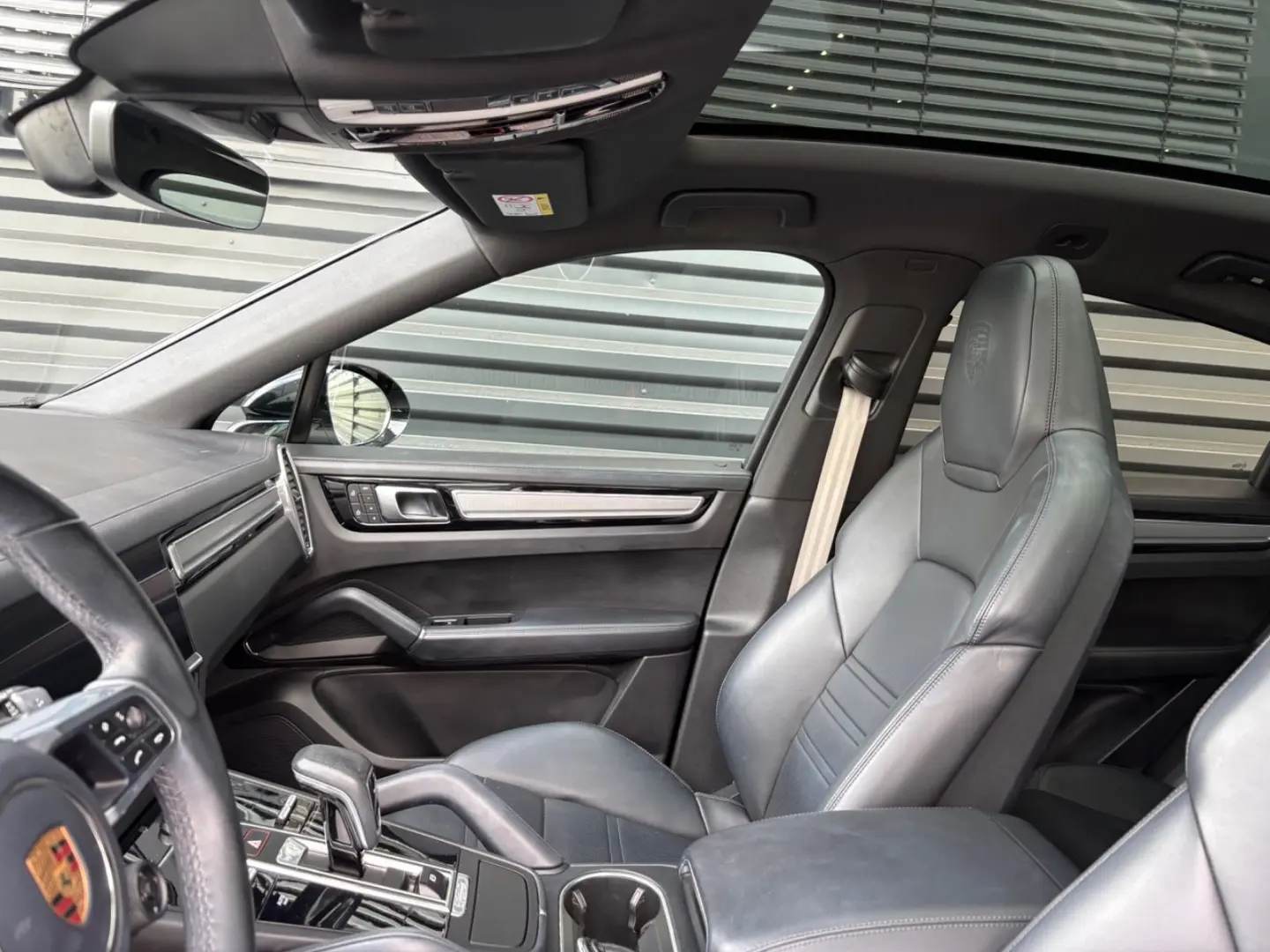 Cayenne Coupe Platinum Edition-Sportdesign-1Hand