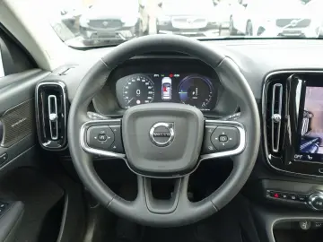 XC40 T5 Recharge Plus Dark/H&K/360°/Memory/BLS