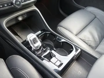XC40 T5 Recharge Plus Dark/H&K/360°/Memory/BLS