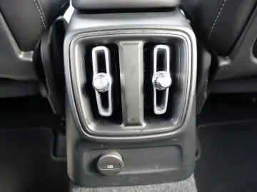 XC40 T5 Recharge Plus Dark/H&K/360°/Memory/BLS