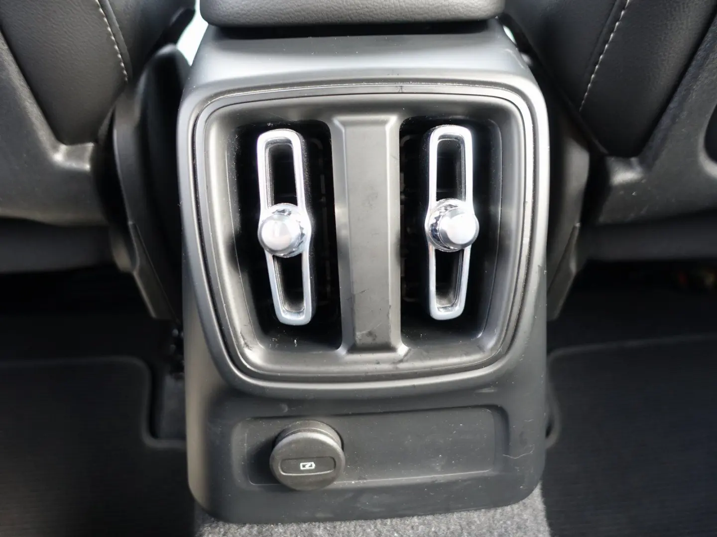 XC40 T5 Recharge Plus Dark/H&K/360°/Memory/BLS