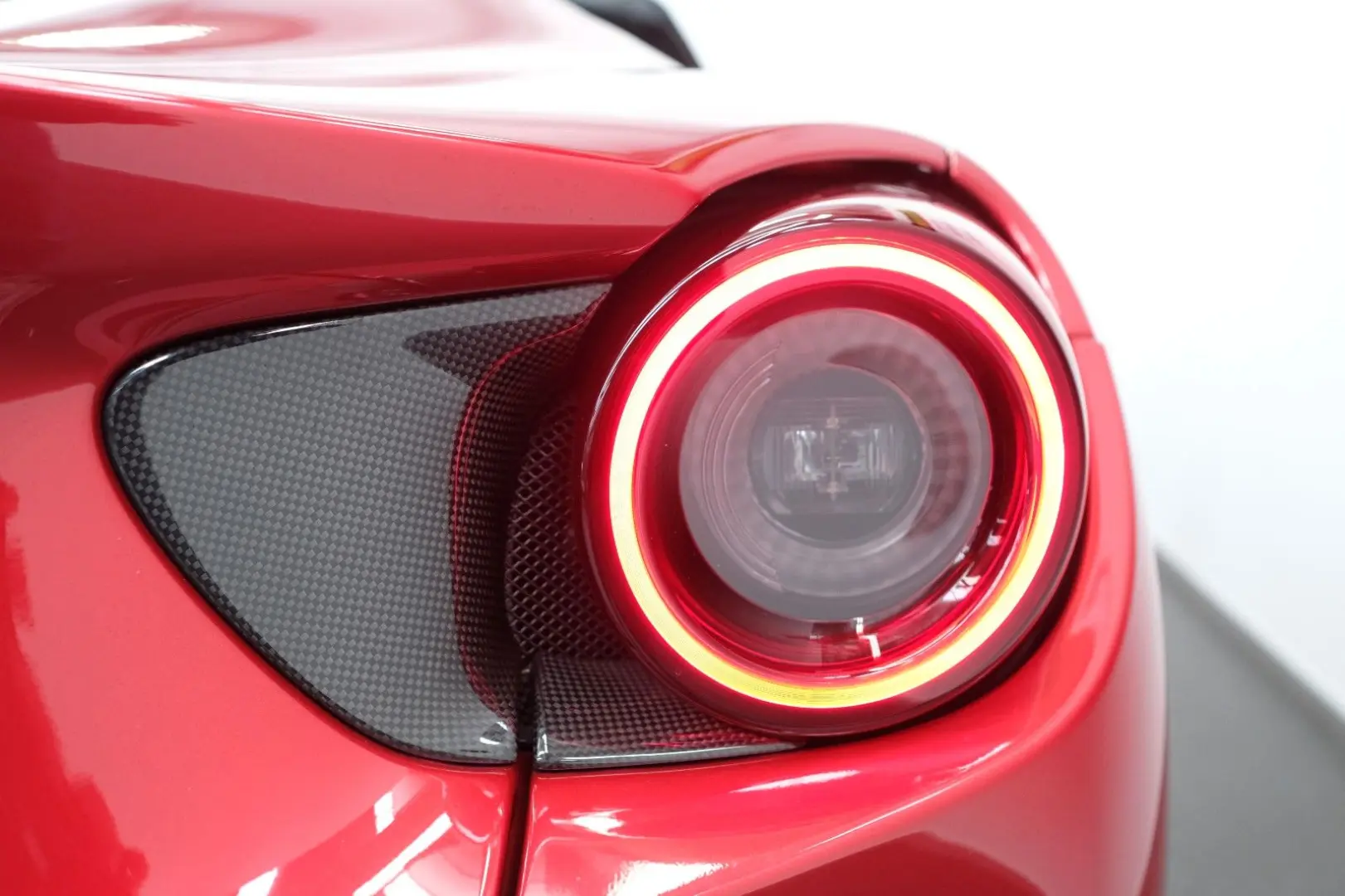 Ferrari Portofino/VIEL CARBON/LIFT/JBL/DAYTONA