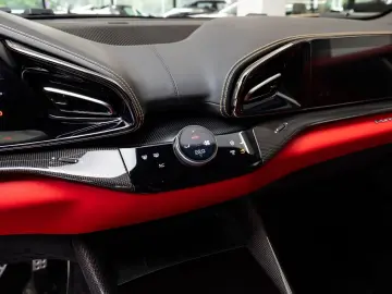 Ferrari Purosangue / Rosso Portofino /
