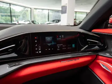 Ferrari Purosangue / Rosso Portofino /