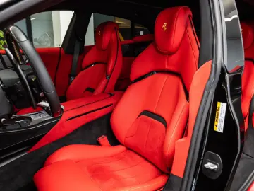 Ferrari Purosangue / Rosso Portofino /