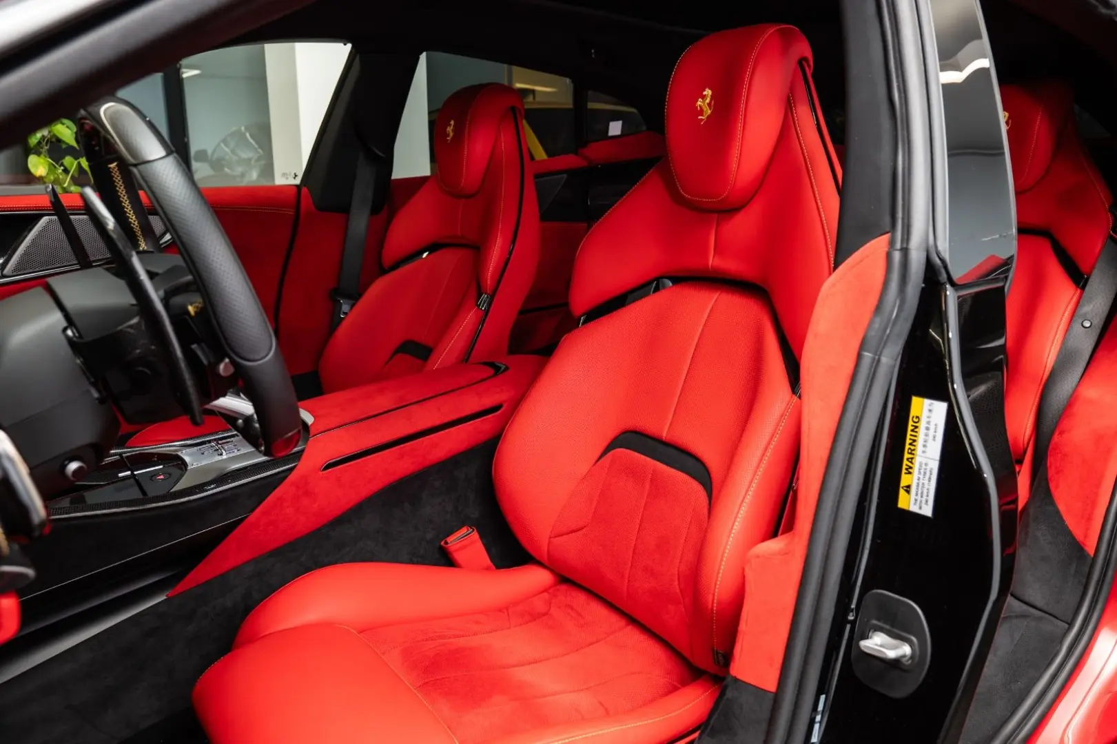 Ferrari Purosangue / Rosso Portofino /