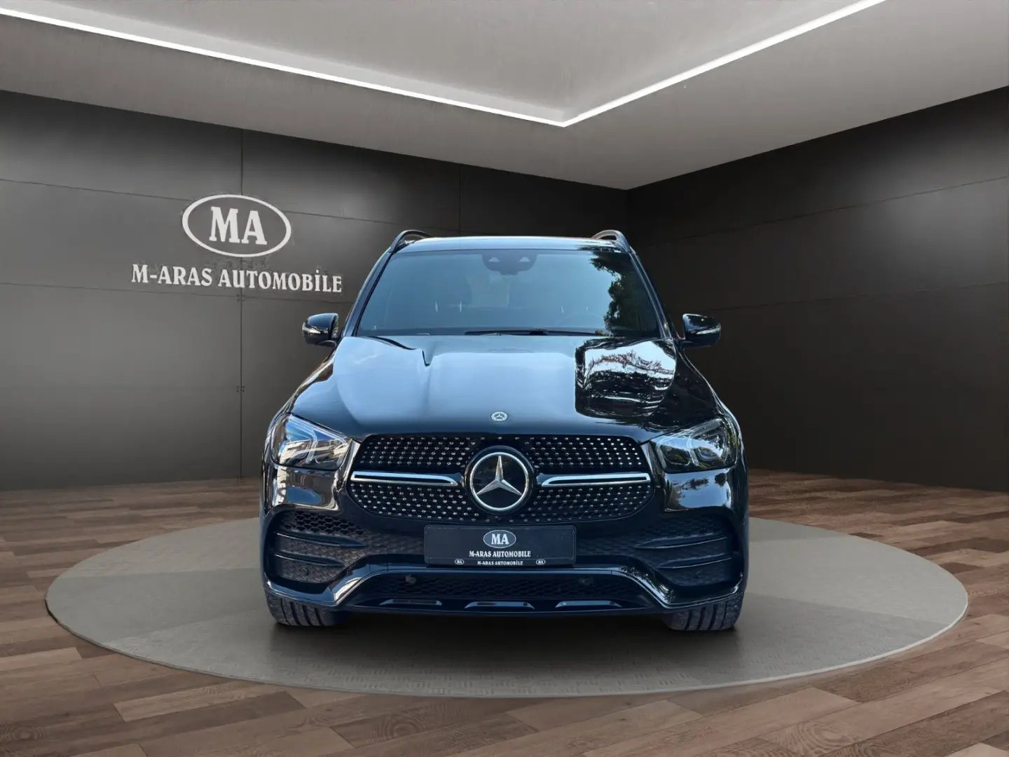 GLE 400 d GLE - 4Matic AMG PANO LEDER AHK STHEIZ