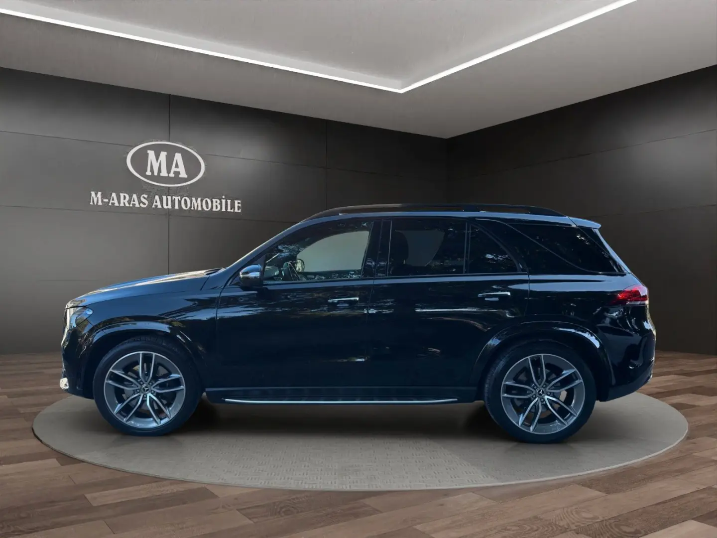 GLE 400 d GLE - 4Matic AMG PANO LEDER AHK STHEIZ